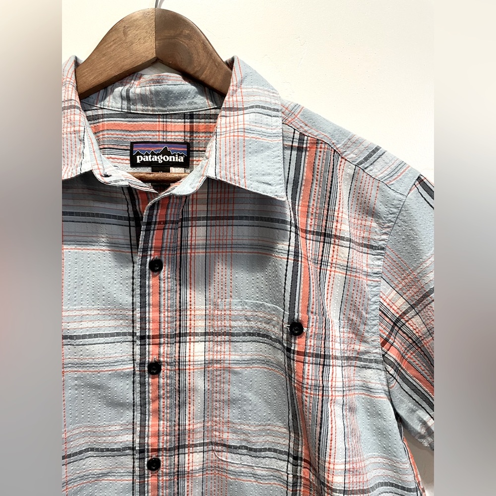 Men’s Patagonia Lightweight Salmon Blue Sz Medium Short Sleeve Shirt